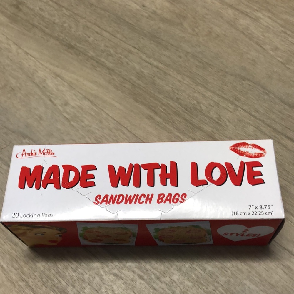 Sealed with A Kiss Sandwich Bags
